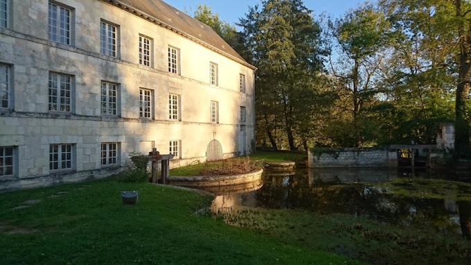 Logis Hotel Le Relais Du Moulin Valencay Exterior photo