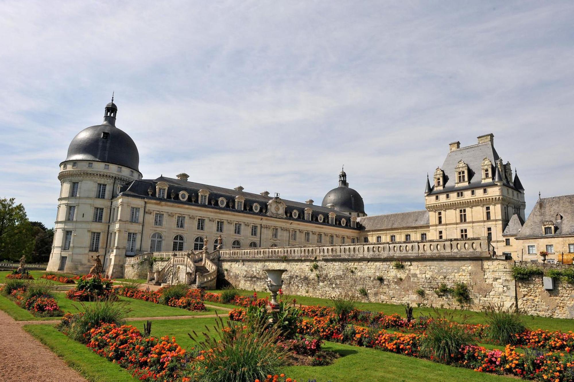 Logis Hotel Le Relais Du Moulin Valencay Exterior photo